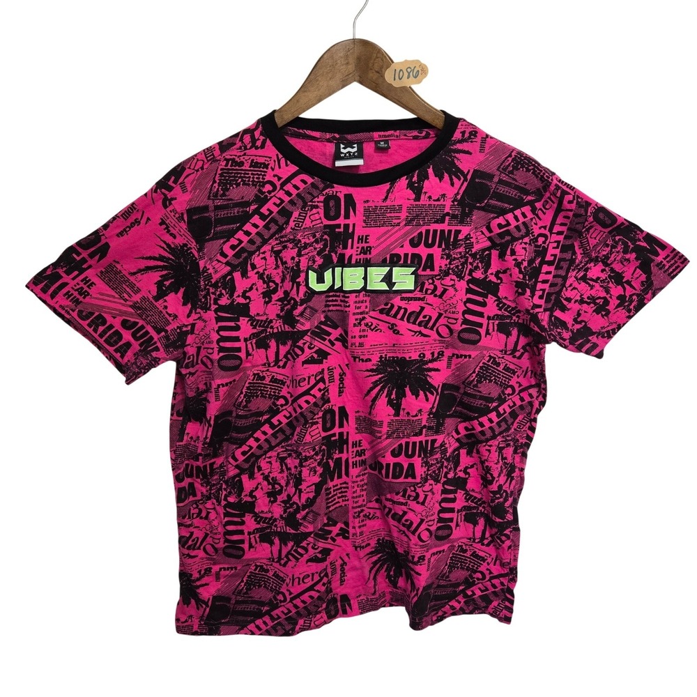 WXYZ MFG CO Mens Pink Black Newspaper Vibes Graphic T-Shirt‎ Size M RN 75670